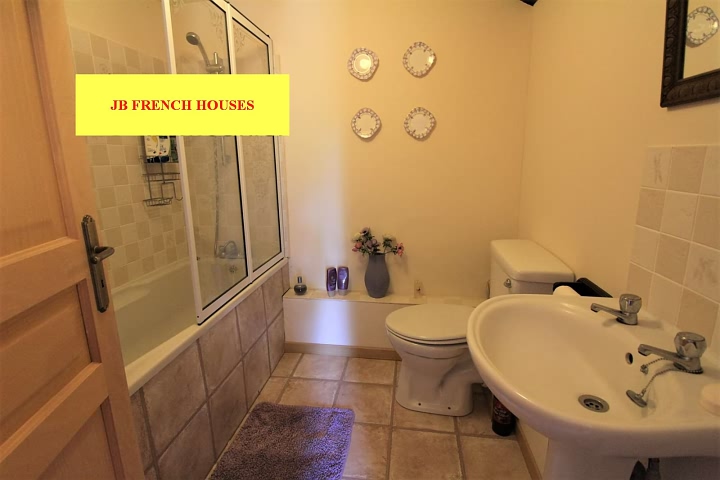 5 bed stone house for sale near Lesbois