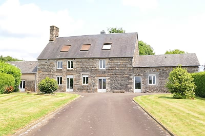 4 bed stone house for sale near Vengeons