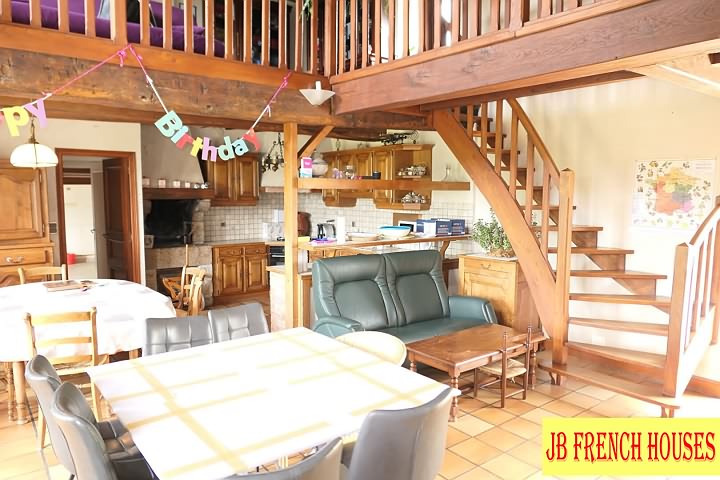 4 bed stone house for sale near Vengeons