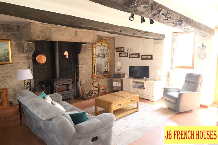 3 bed stone house for sale near Vengeons