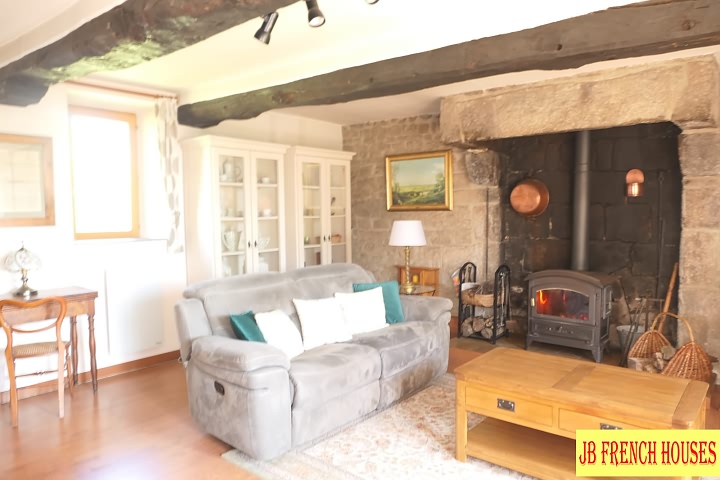 3 bed stone house for sale near Vengeons