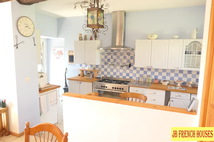 3 bed stone house for sale near Vengeons