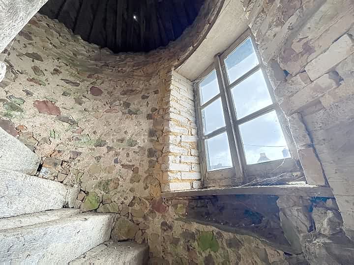 4 bed stone house for sale near Colomel