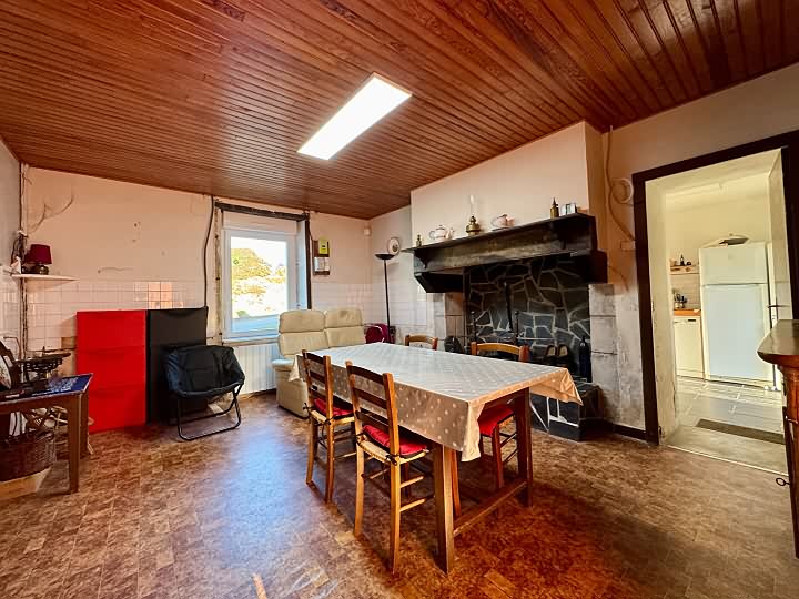 2 bed stone house for sale near Pays de Glazik