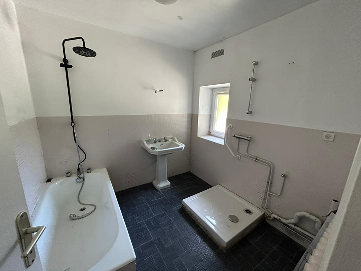 2 bed stone house for sale near Lanvellec