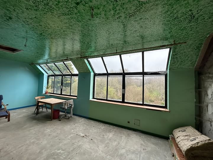 Stone house to renovate near Lanvellec