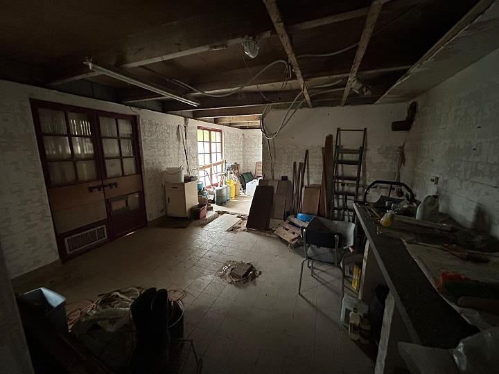 Stone house to renovate near Lanvellec