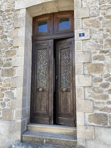5 bed stone house for sale near Bujaleuf