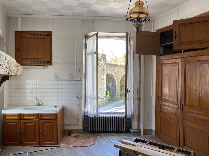5 bed stone house for sale near Bujaleuf