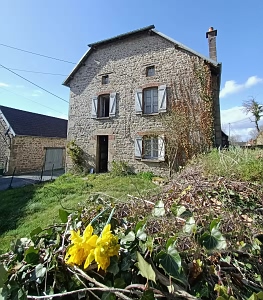 Stone house to renovate near Farges