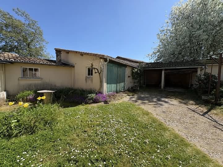 2 bed house for sale near Pliboux