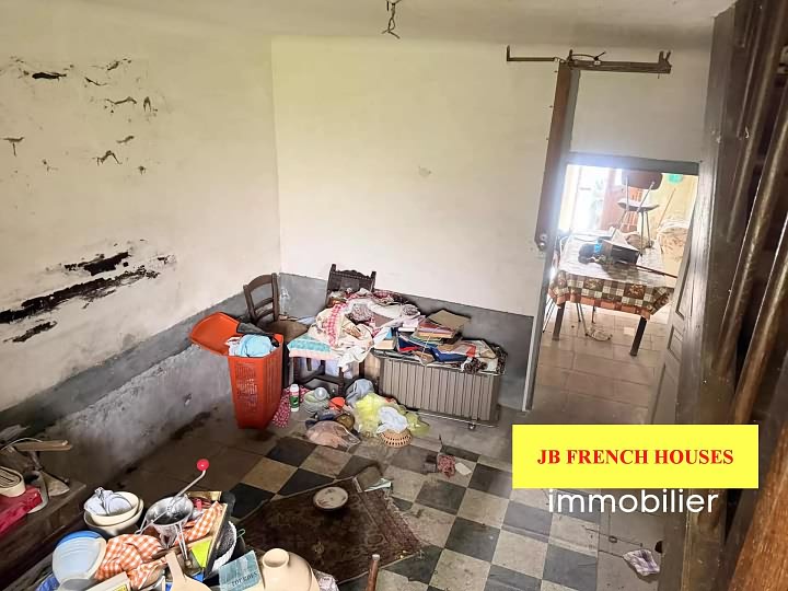 Stone house to renovate near Glénic