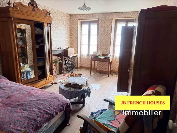 Stone house to renovate near Glénic