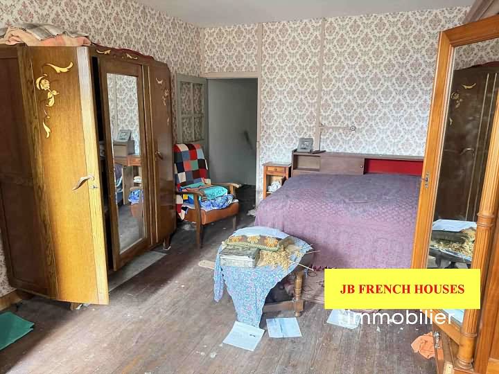 Stone house to renovate near Glénic