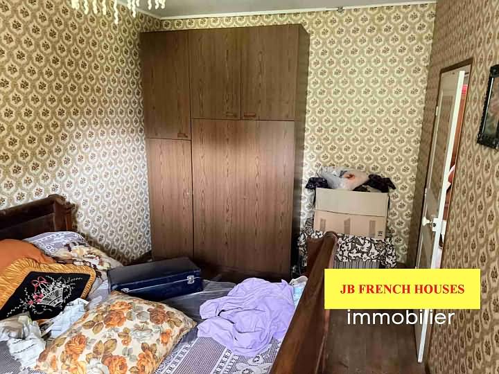 Stone house to renovate near Glénic