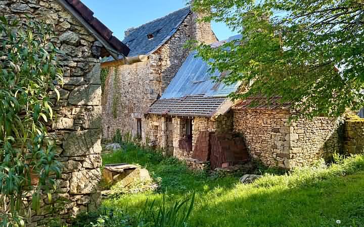2 bed stone house for sale near Aubas