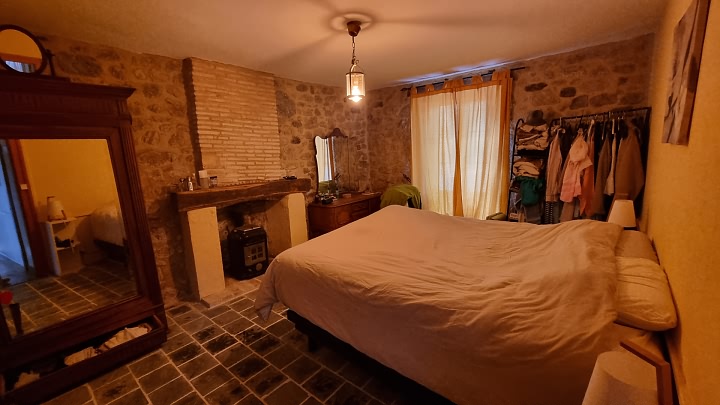 3 bed stone house for sale near Goulat