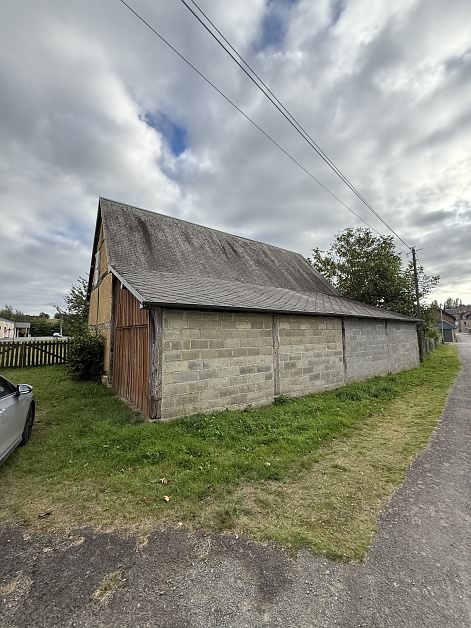 Barn to renovate near Lapenty