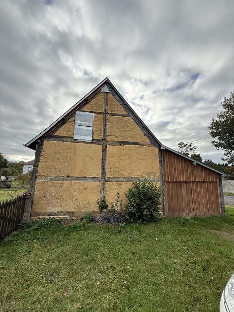 Barn to renovate near Lapenty