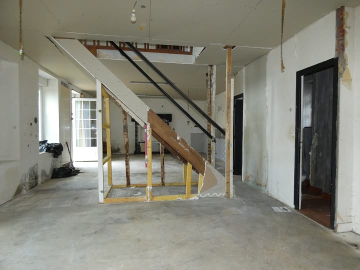 4 bed stone house for sale near Lapenty