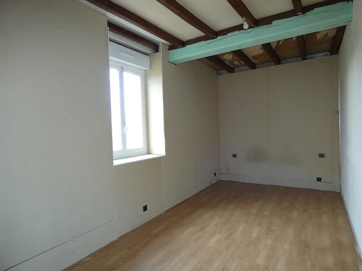 4 bed stone house for sale near Lapenty