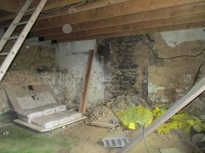 Farmhouse to renovate near Keraden