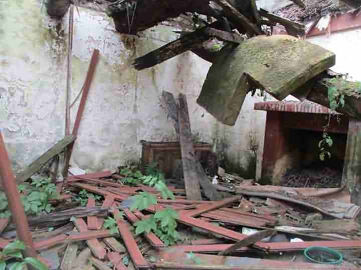 Farmhouse to renovate near Keraden