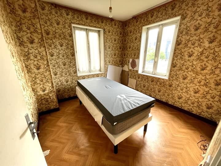 Maison en pierre de 2 chambres à vendre près de Le Sourn
