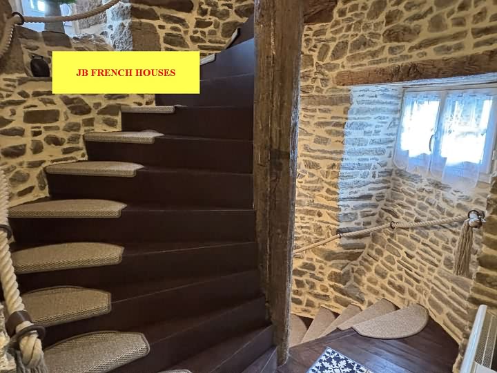 3 bed stone house for sale near Lesbois