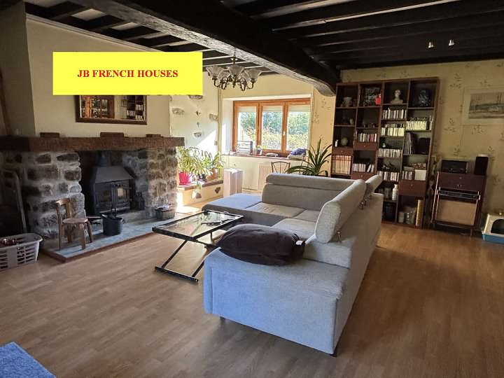 4 bed stone house for sale near Lesbois