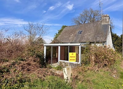House to renovate near Bonen