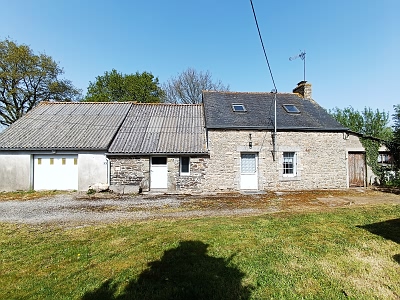Stone longère de 3 chambres à vendre près de Bothoa