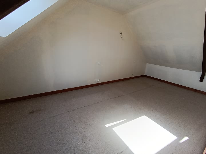 Stone longère de 3 chambres à vendre près de Bothoa
