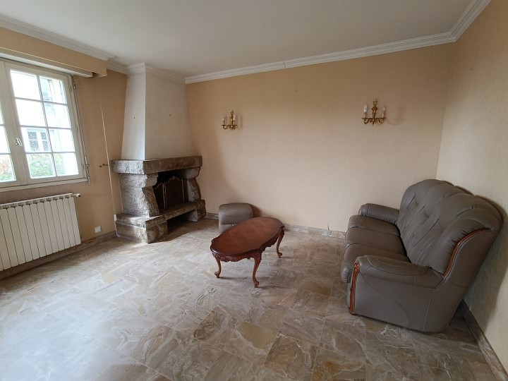 Maison en pierre de 3 chambres à vendre près de Bothoa