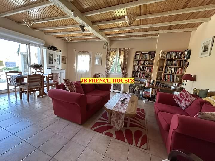2 bed stone house for sale near Caribet