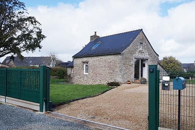 3 bed stone house for sale near Keraden