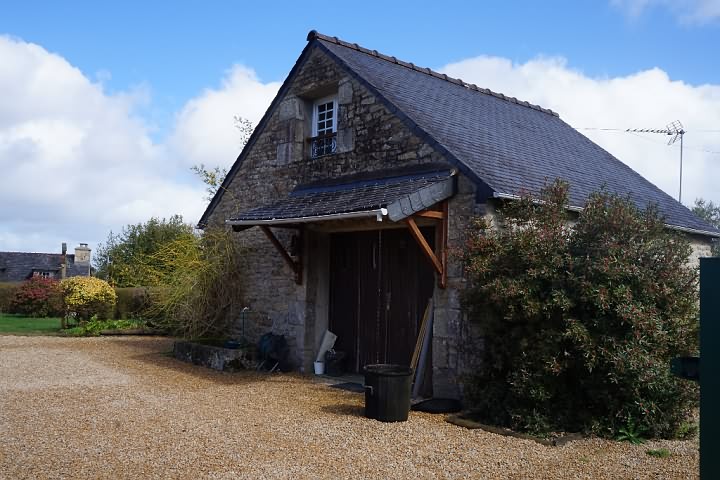 3 bed stone house for sale near Keraden