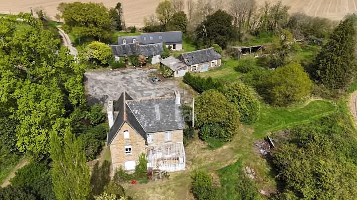 3 bed stone farmhouse for sale near Kergloff