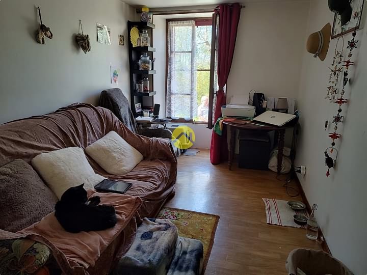 Natuurstenen huis met 3 slaapkamers te koop nabij Gest