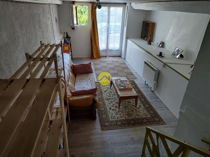 Natuurstenen huis met 3 slaapkamers te koop nabij Gest