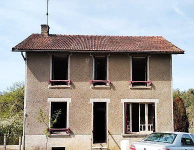 Natuurstenen huis met 5 slaapkamers te koop nabij Gest