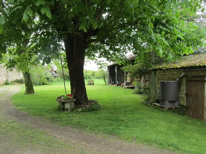 2 bed stone house for sale near Ardilleux