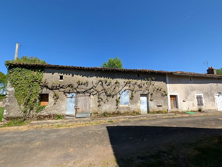 2 bed stone house for sale near Gentray