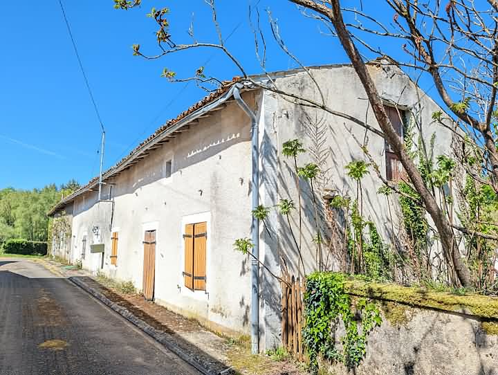 2 bed stone house for sale near Gentray