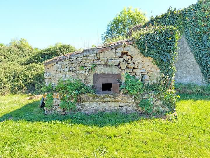 2 bed stone house for sale near Gentray