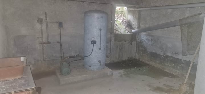 Stone house to renovate near Suaux