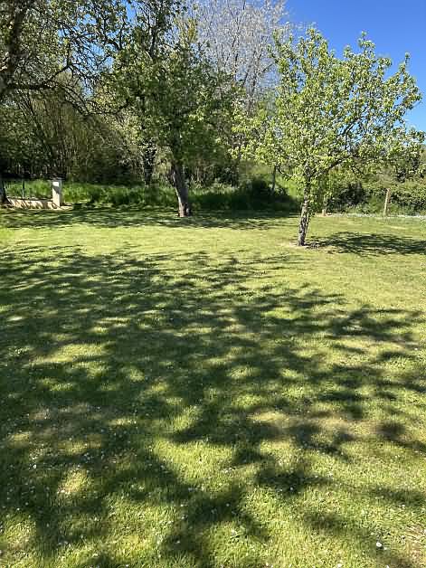 Stone house to renovate near Suaux