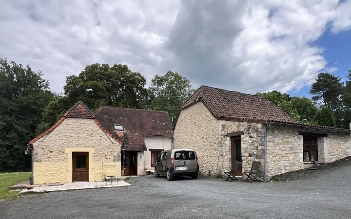 5 bed stone house for sale near Ajat