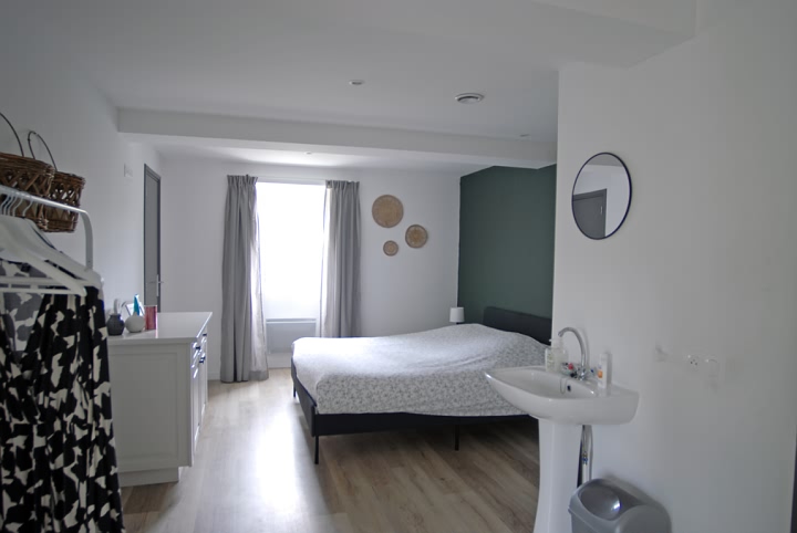 6 bed stone house for sale near Vanxains