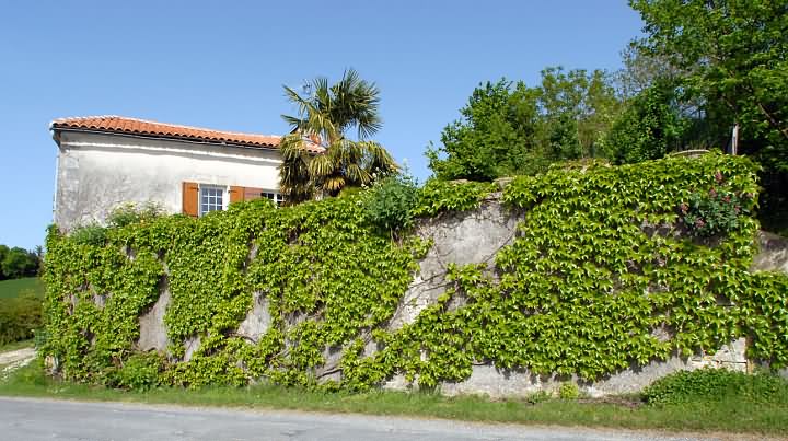1 bed stone house for sale near Vanxains